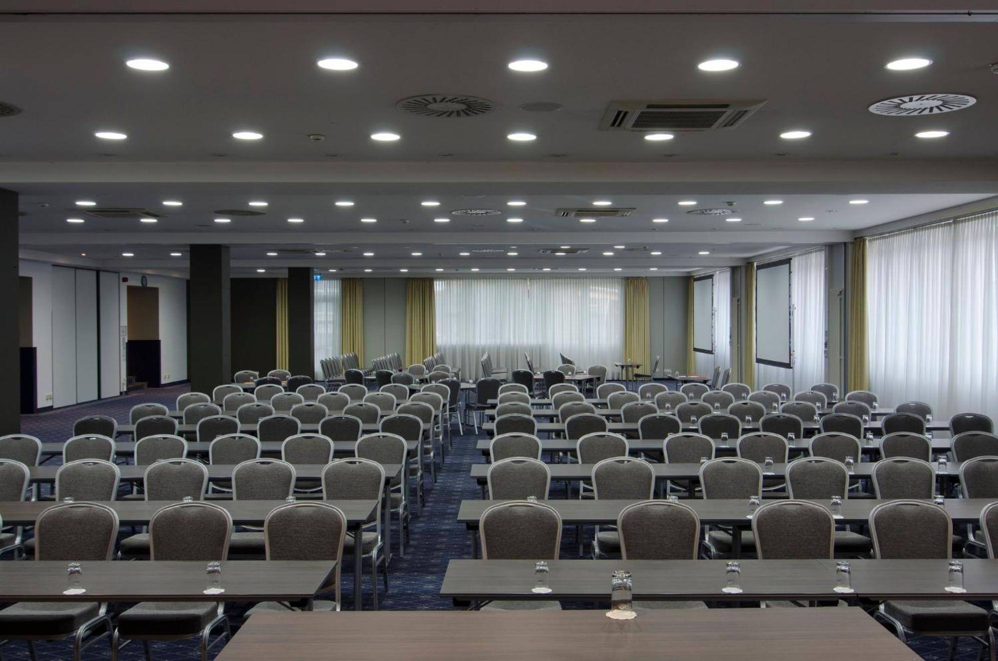 Holiday Inn Munich Unterhaching By Ihg Eksteriør bilde